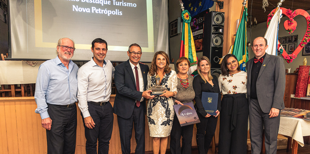 You are currently viewing Marta Rossi recebe o prêmio Destaque do Turismo Nova Petrópolis