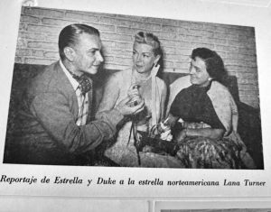 Atriz Anita Ekberb (estrela de La Dolce Vita, de Fellini ) fala ao Duke (Sierra) e sua cunhada Estrella ou Maria Rosa Piccini 2