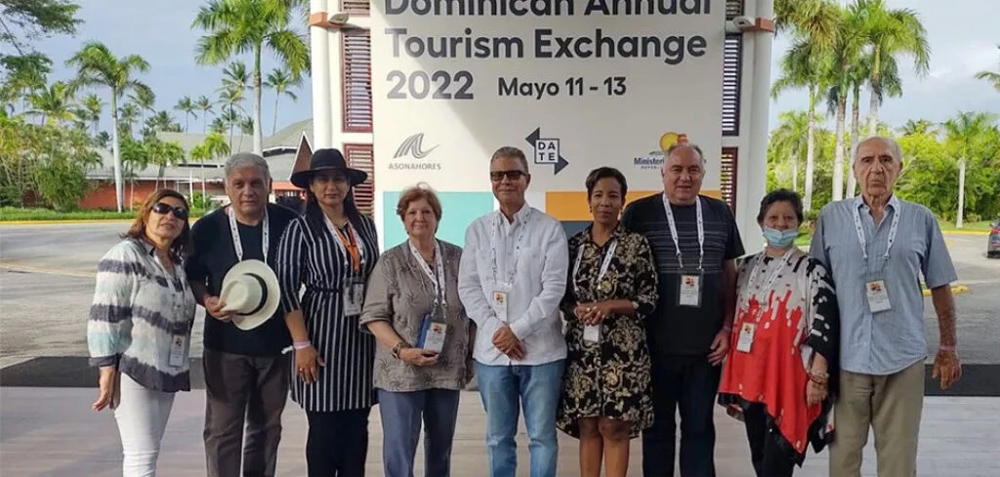 Participantes do Fórum Ibero-Americano de Jornalistas de Turismo (FIPETUR) em Punta Cana na República Dominicana em 2022